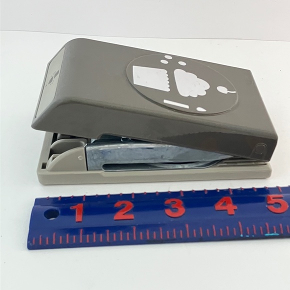 STAMPIN' UP! Punch Extra Large Build A Cupcake 121807 Retired - Picture 8 of 9